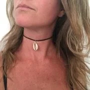 Simple suede cowrie seashell choker 2
