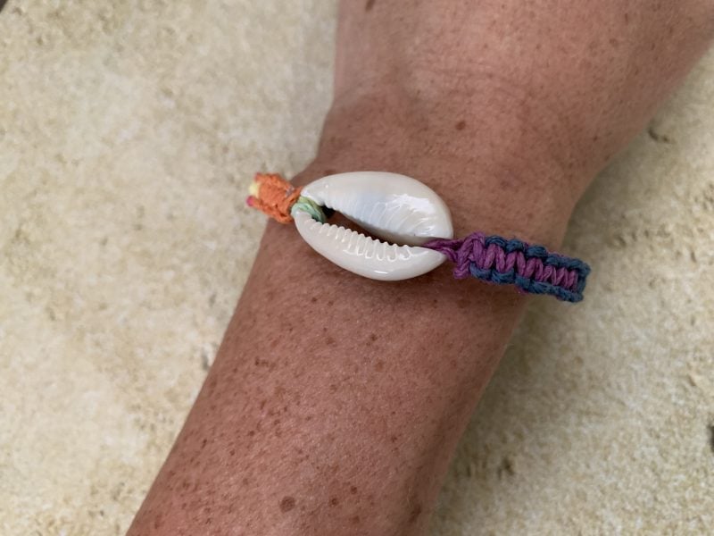 POTESSA Natural Cowrie Beads Shell Anklet Bracelet Handmade Beach Foot  Jewelry Hawaiian Jamaican Style Adjustable for Women Unisex : Amazon.in:  Jewellery
